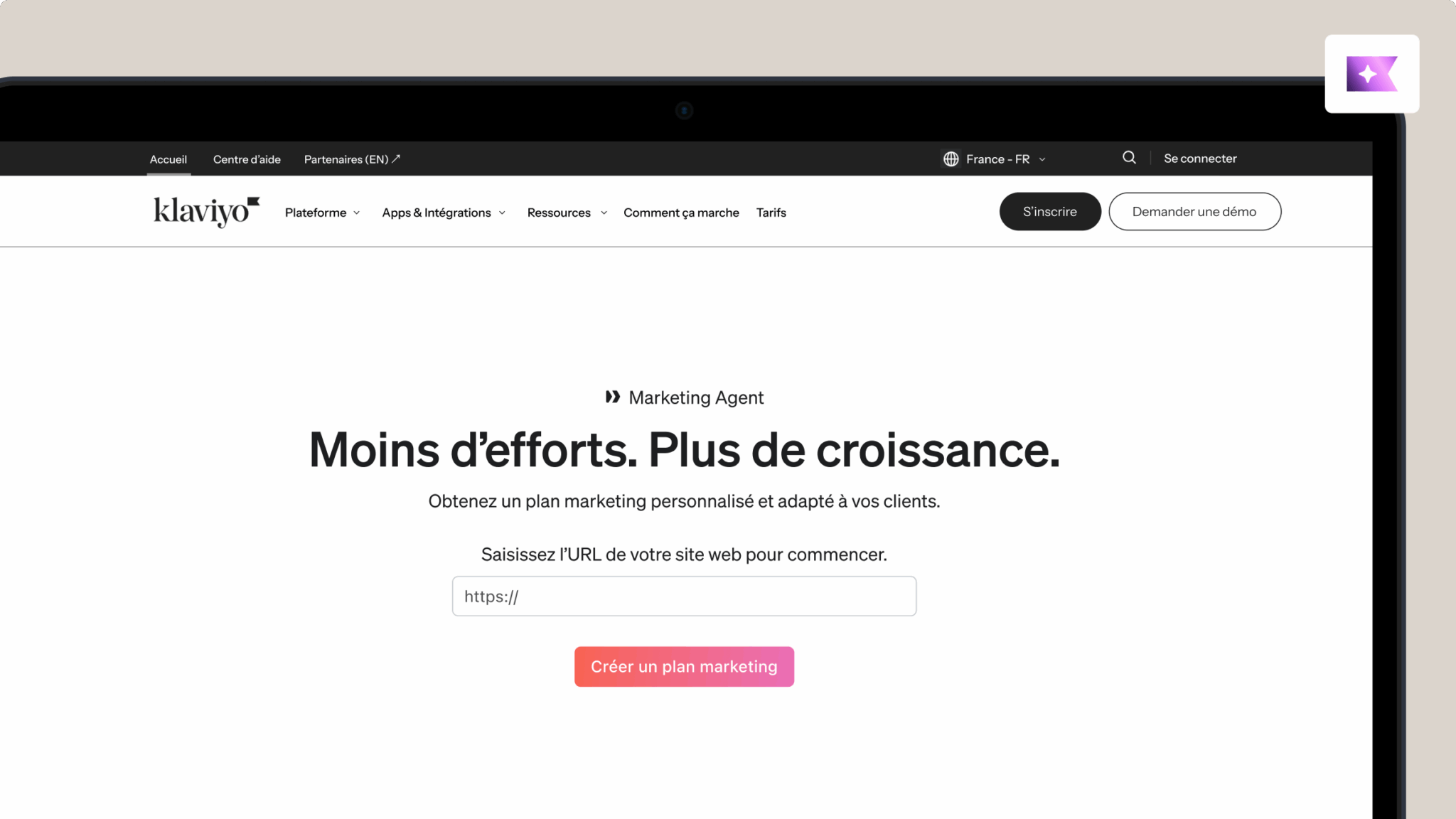 Page web Klaviyo faisant la promotion d’un outil Marketing Agent avec le texte suivant : « Moins d’efforts. Plus de croissance ». Comprend un champ de saisie d’URL et un bouton « Créer un plan marketing ».