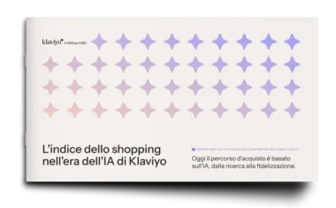 Copertina del report "L'indice dello shopping nell'era dell'IA di Klaviyo" con motivi geometrici e testo descrittivo.